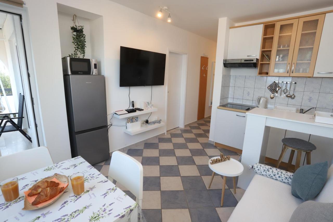 Apartment Relaxing Sea View, Okrug Gornji Exterior photo